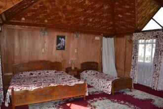 Haifa House Boat, Srinagar 3
